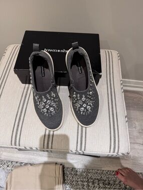 Town Shoes Women's Gray Embellished Slip-On Sneakers, size 9